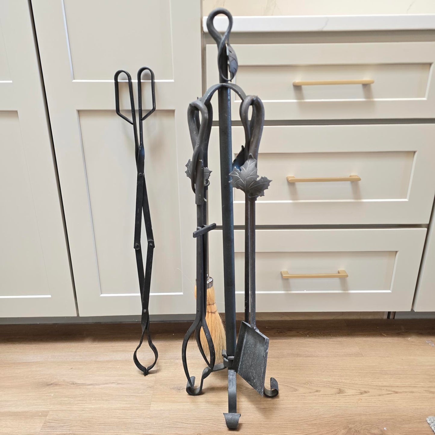 Minuteman Maple Leaf Fireplace Tool Set