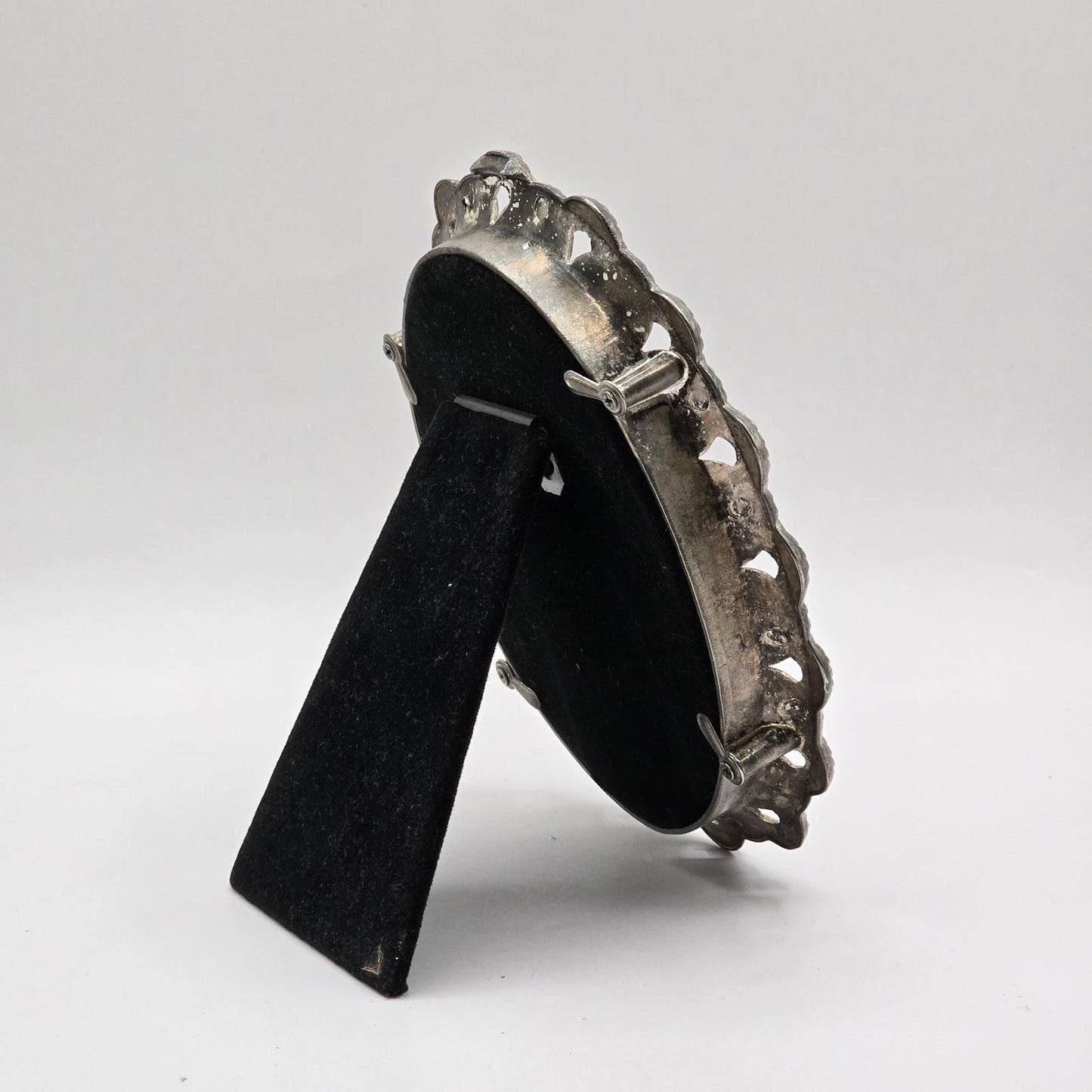 Silver-Finish Metal Decorative Oval Frame 3.5 x 4.75