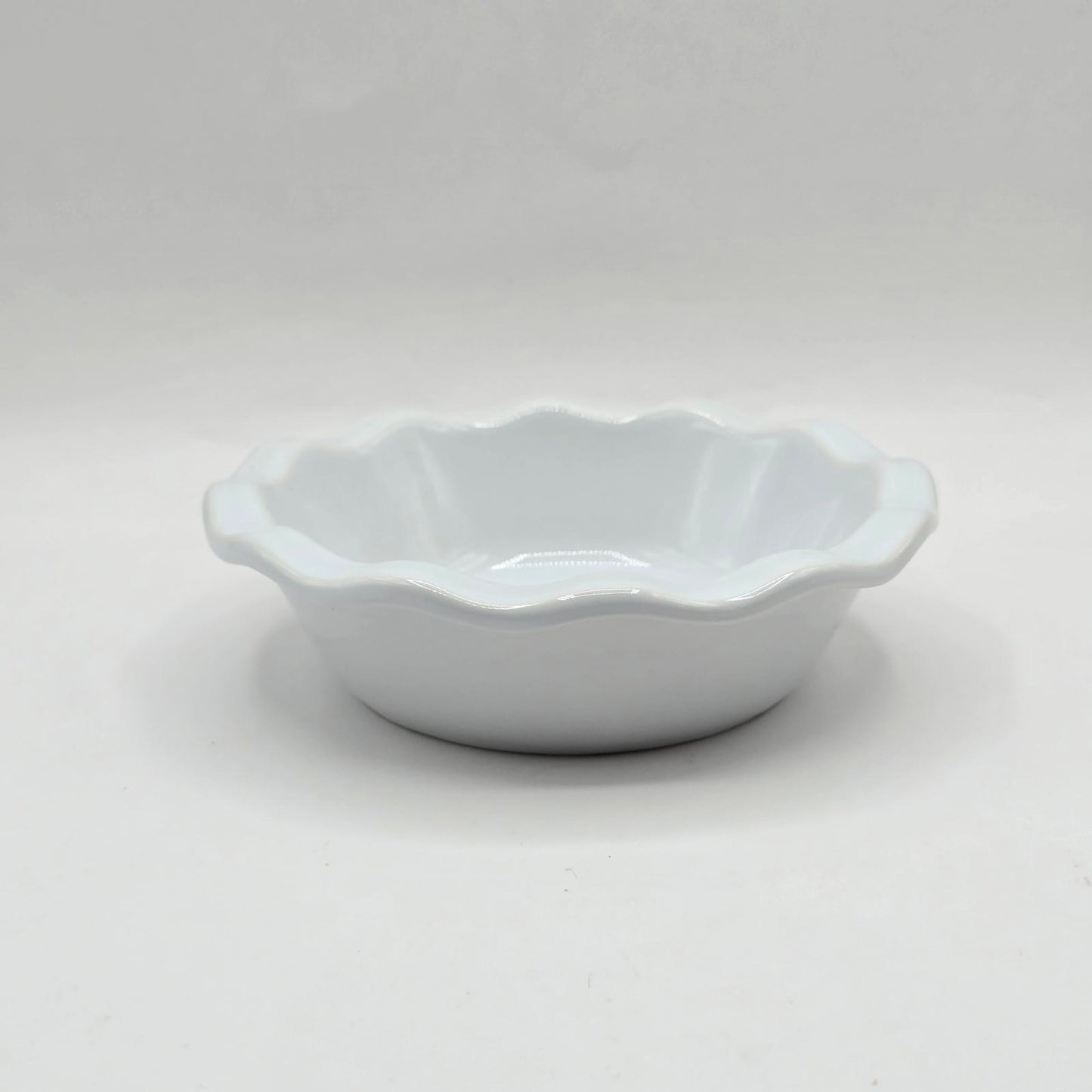 Emile Henry Small White Ruffled Pie/Tart Dish