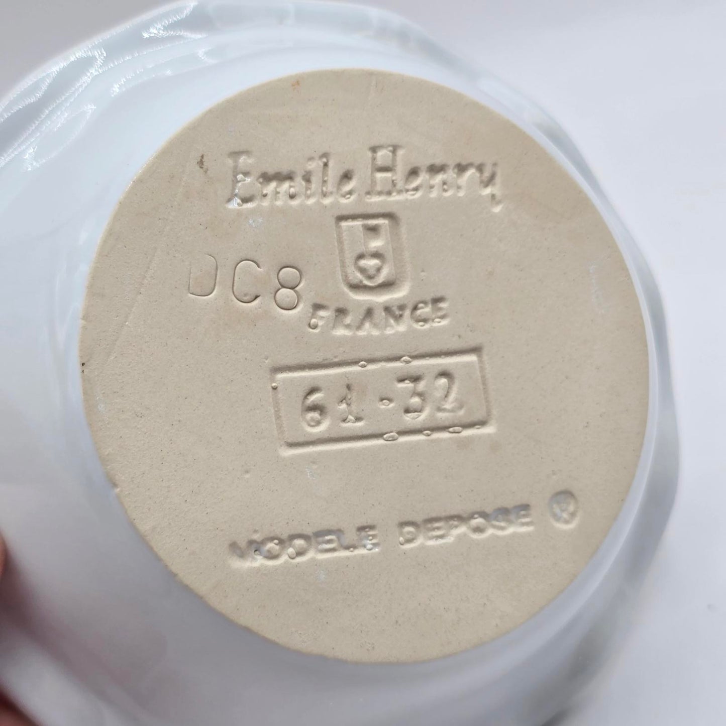 Emile Henry Small White Ruffled Pie/Tart Dish