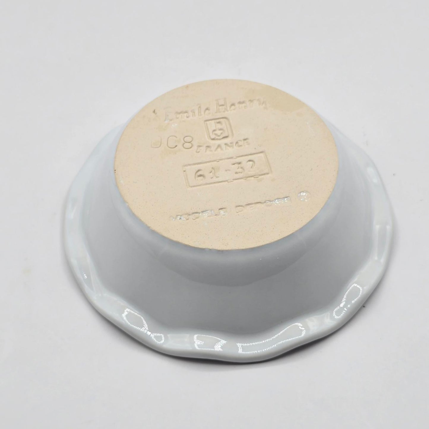 Emile Henry Small White Ruffled Pie/Tart Dish