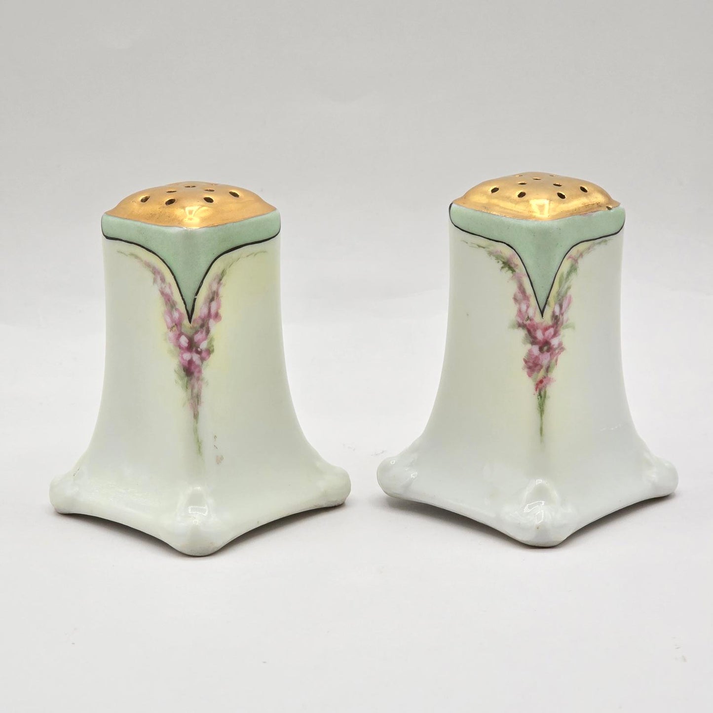 Vintage/Antique "Bavarian Favorite" Salt & Pepper Shakers
