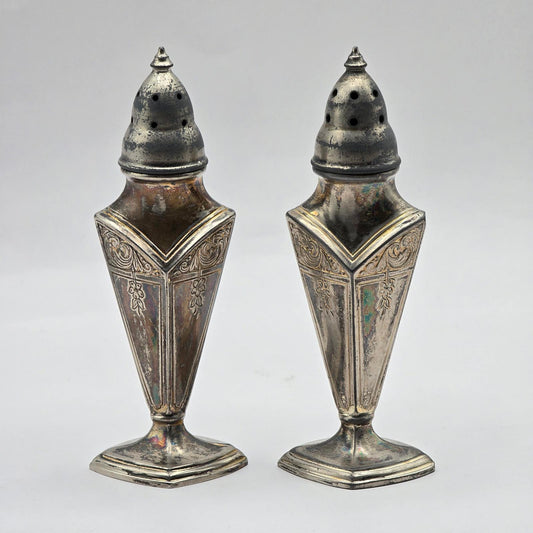 Vintage Quaker Shaker "Seville" Salt & Pepper Shakers 525 SP