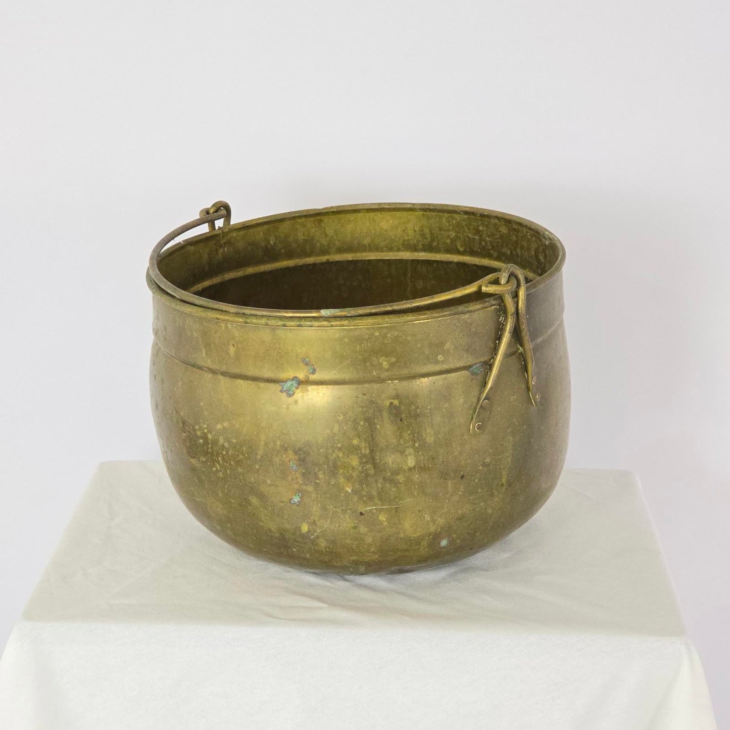 Antique English Brass Pot/Cauldron B