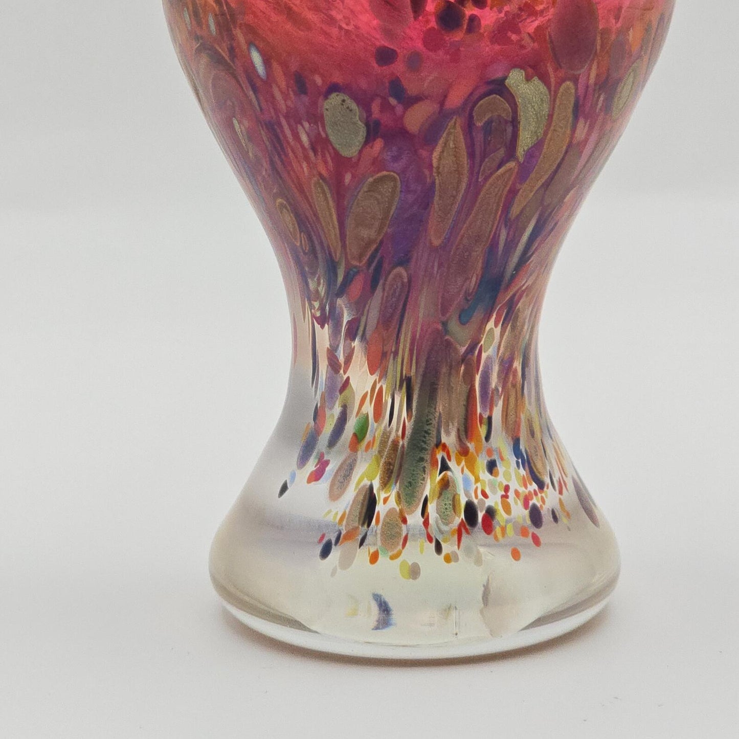 Vintage Arte Vargas Irridescent Art Glass Vase