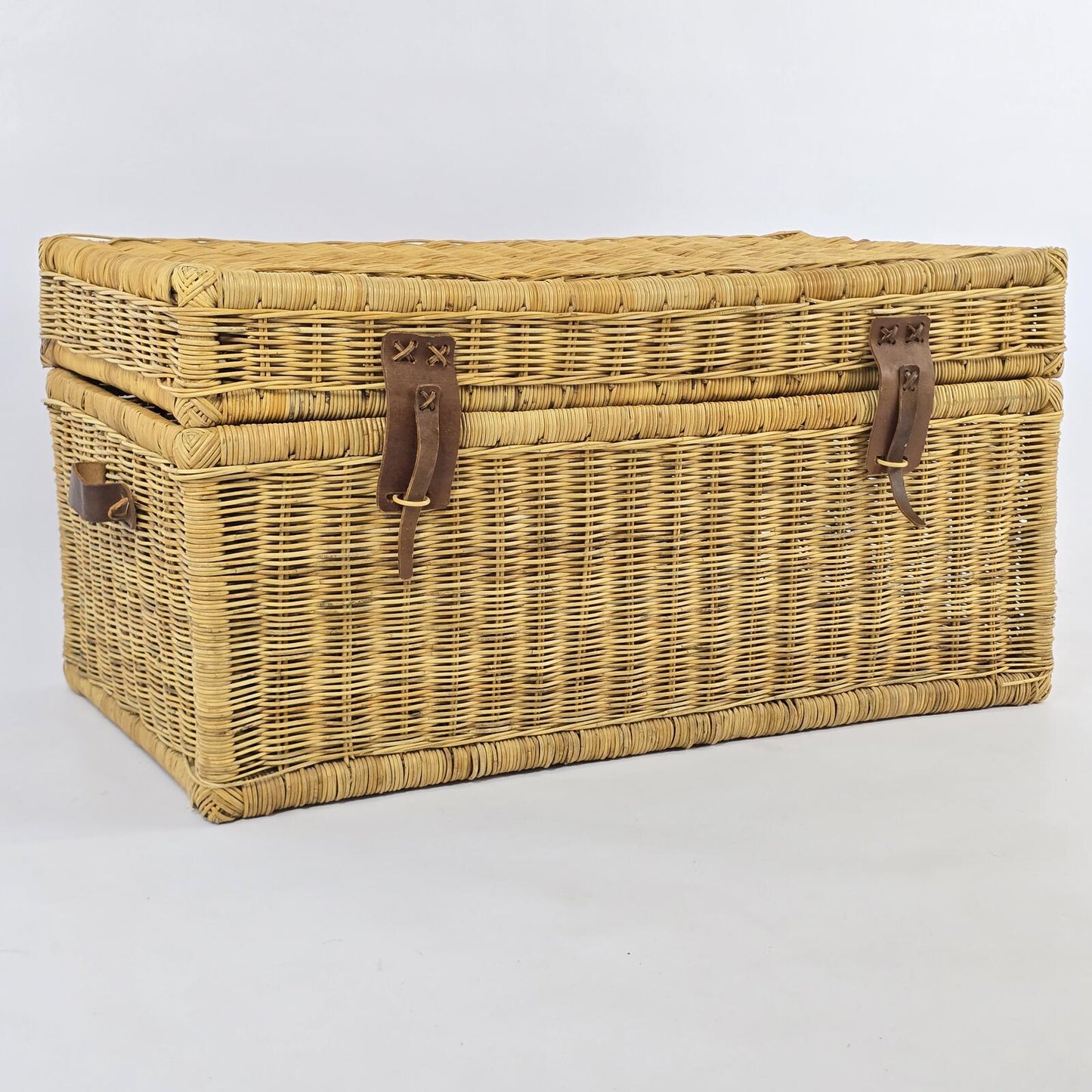 Vintage Victorian Style Wicker Storage Trunk