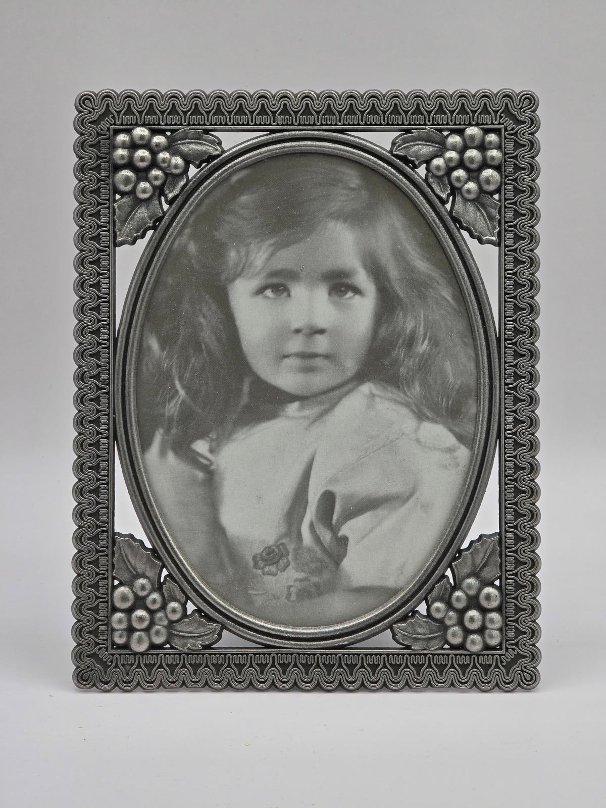 Silver Metal Frame with Oval Portrait Inset