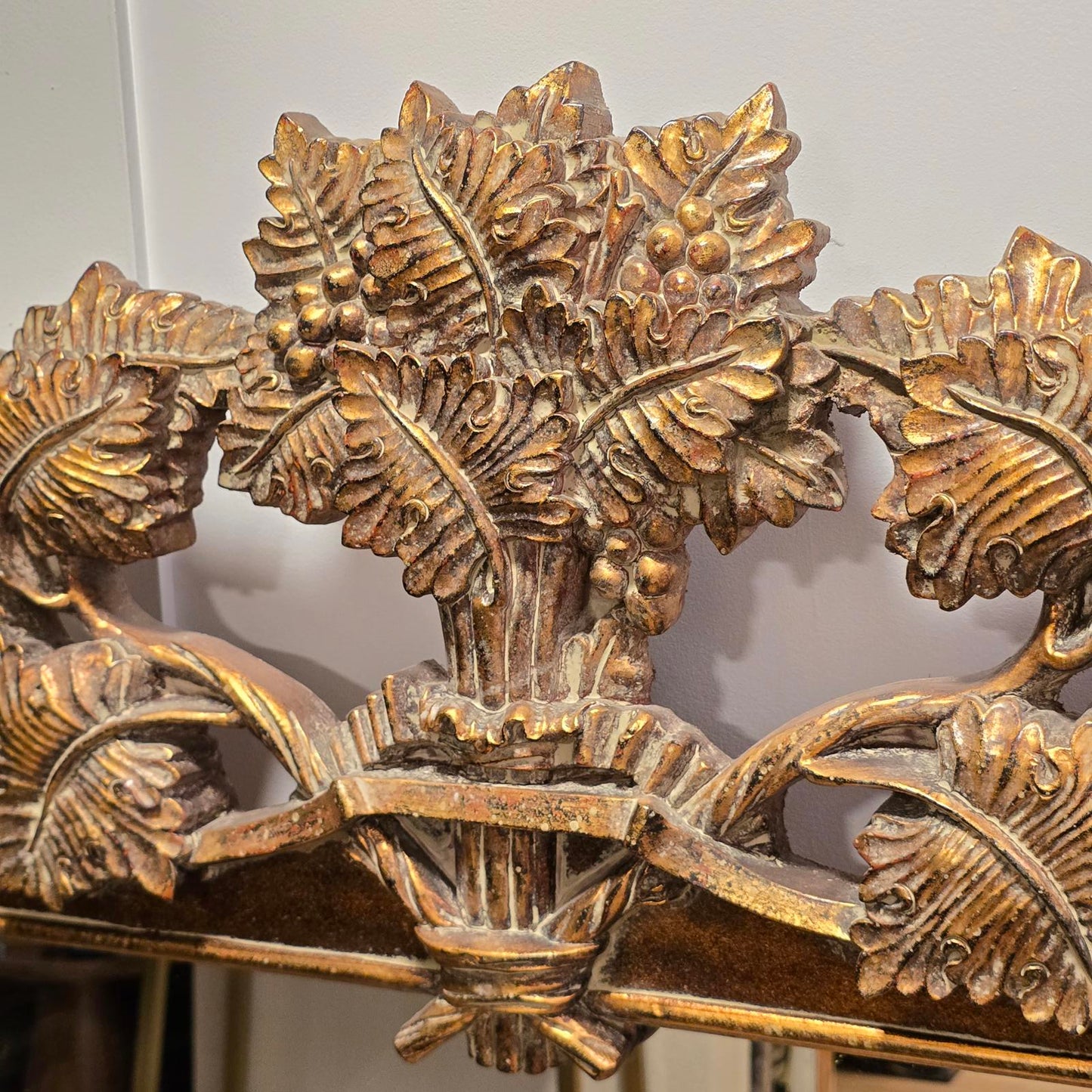 Bassett Mirror Company Baroque/Rococo Style Gilded-Wood Mirror