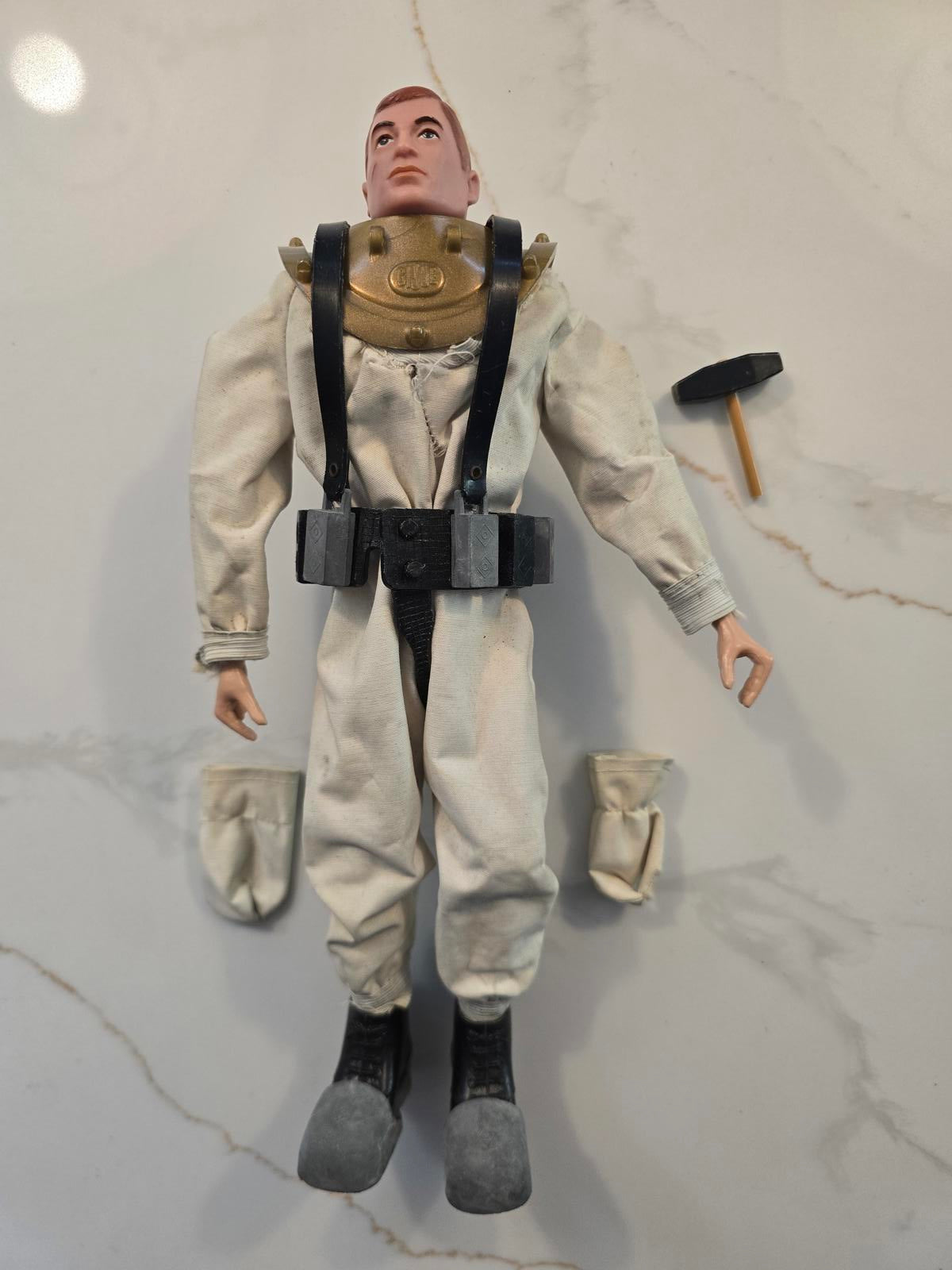 Vintage 1964 Hasbro G.I. Joe Deep Sea Diver w/ Accessories