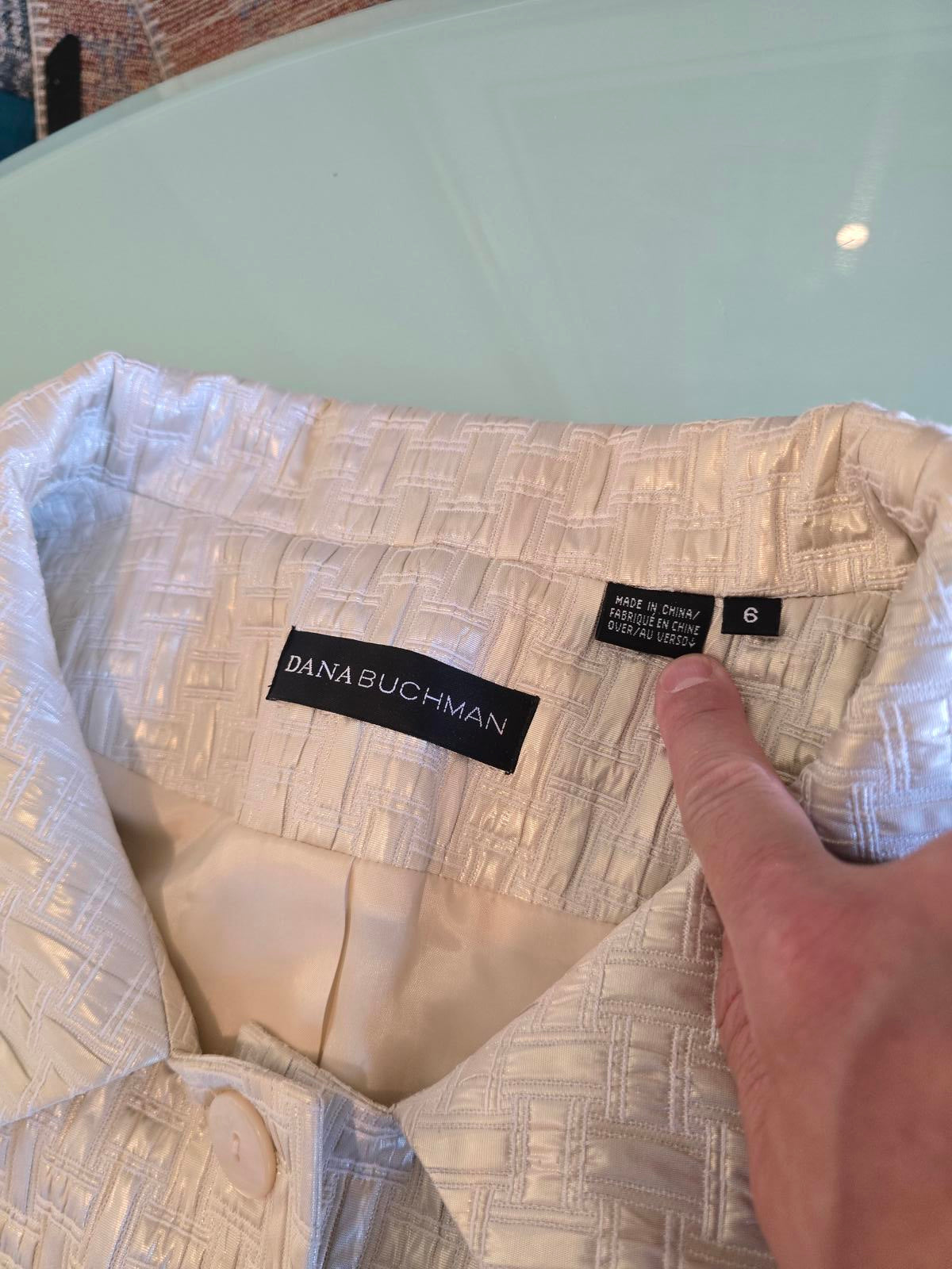 Vintage Dana Buchman White and Gold Women's Skirt and Jacket Suit