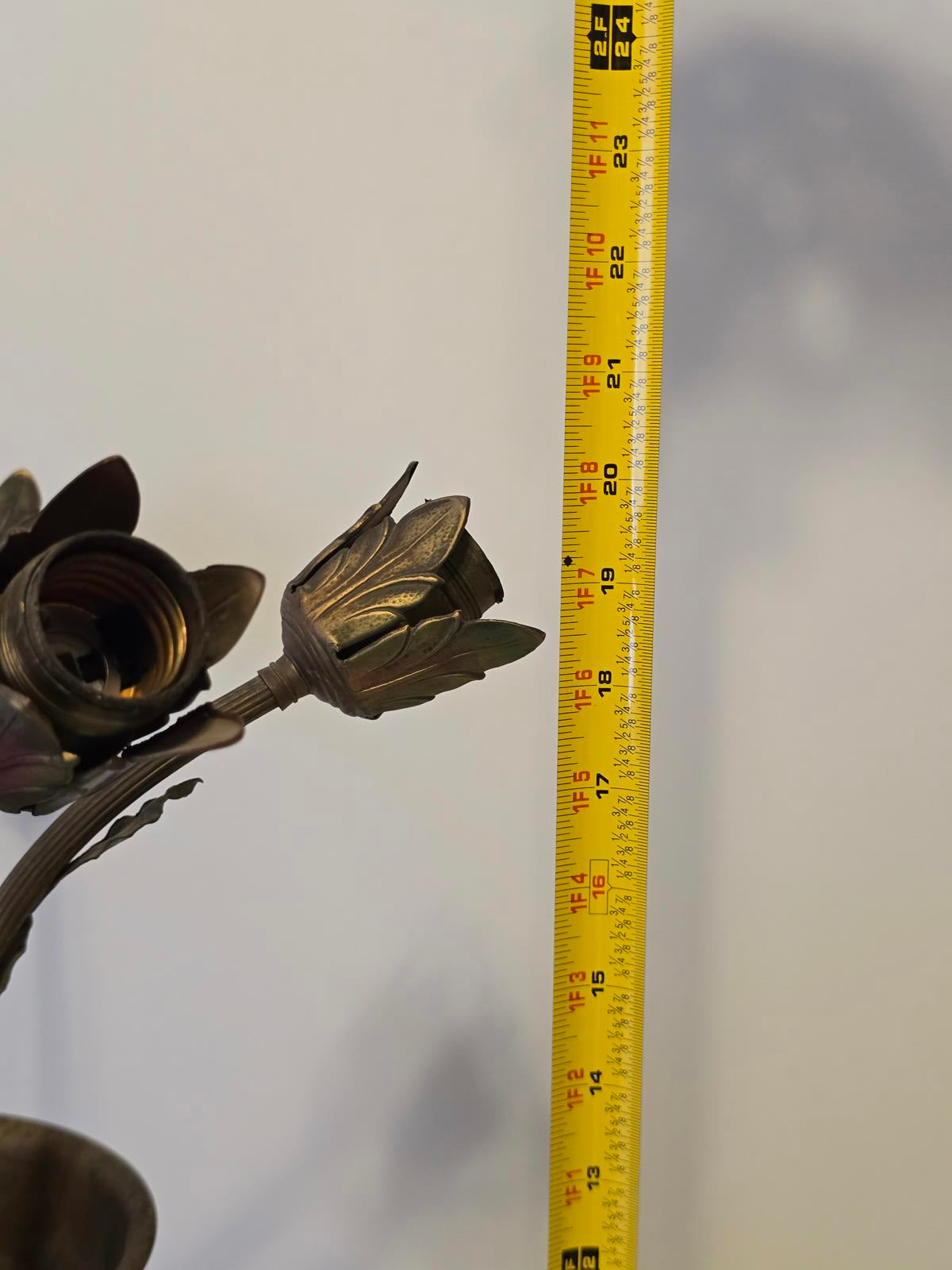 Vintage Italian Hollywood Regency Gilt Bouquet Lamp