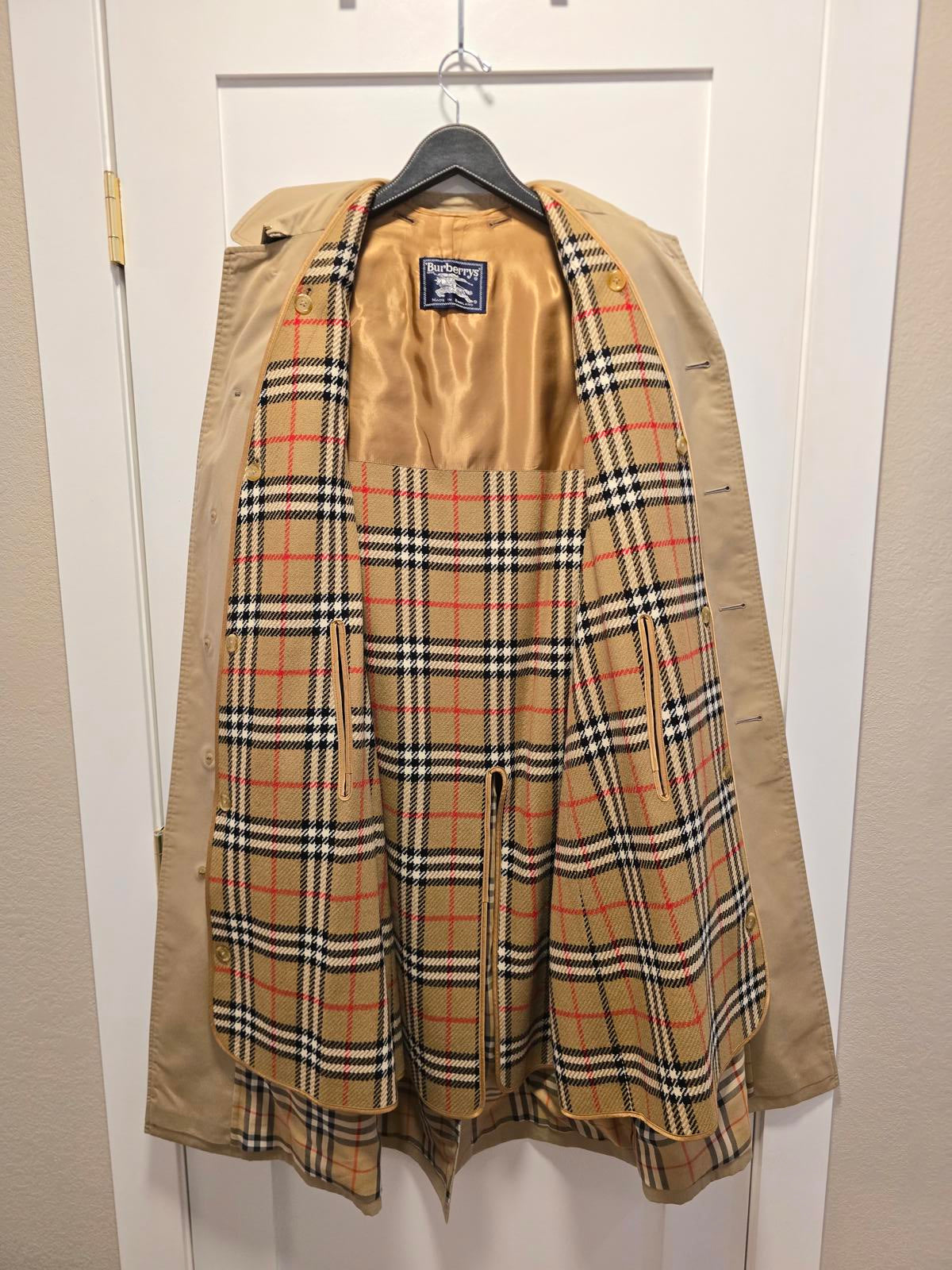 Vintage Burberry's Men's Large Trench Coat with Wool Liner