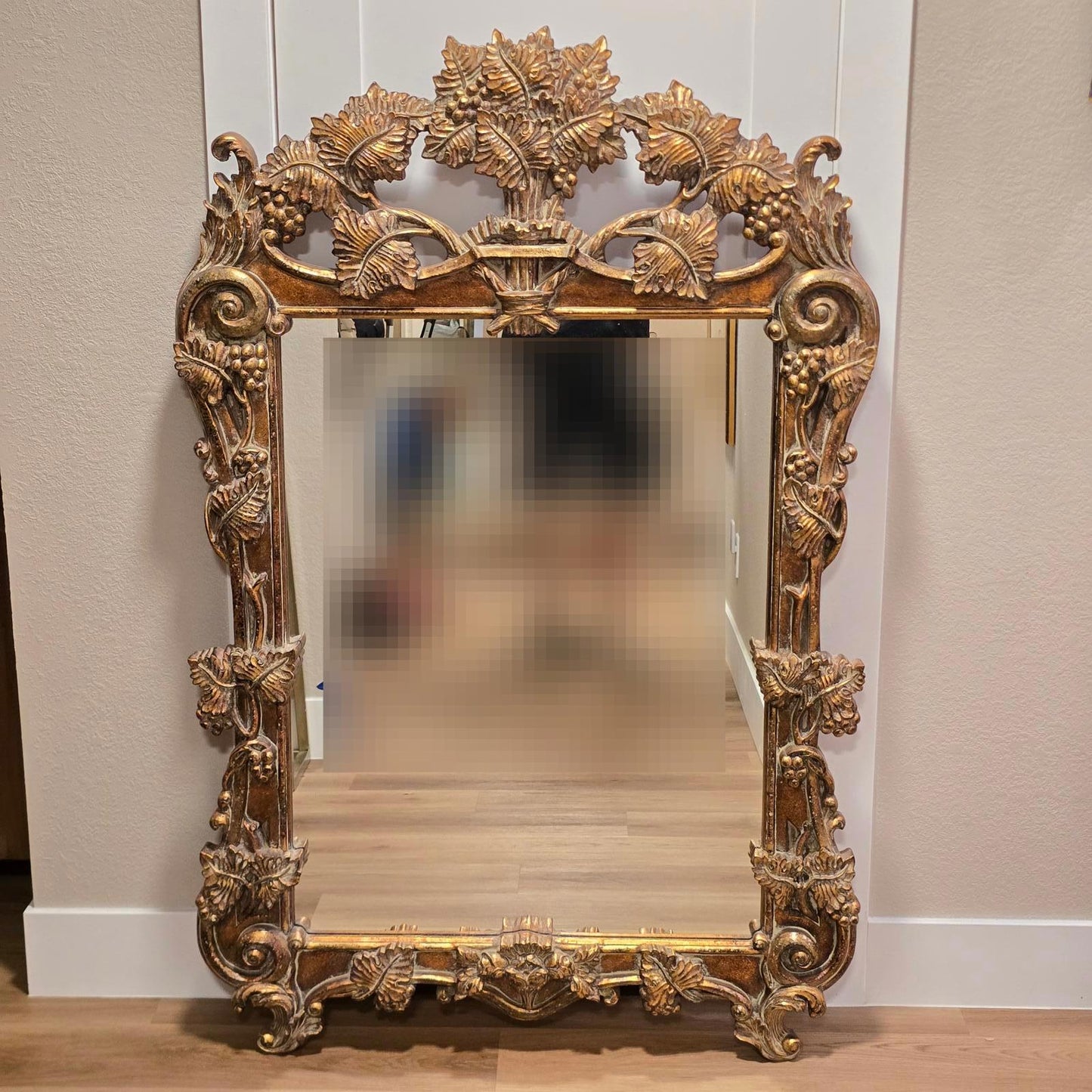 Bassett Mirror Company Baroque/Rococo Style Gilded-Wood Mirror