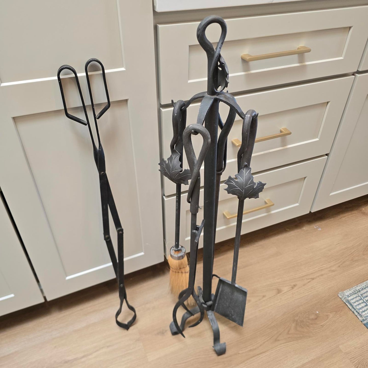 Minuteman Maple Leaf Fireplace Tool Set