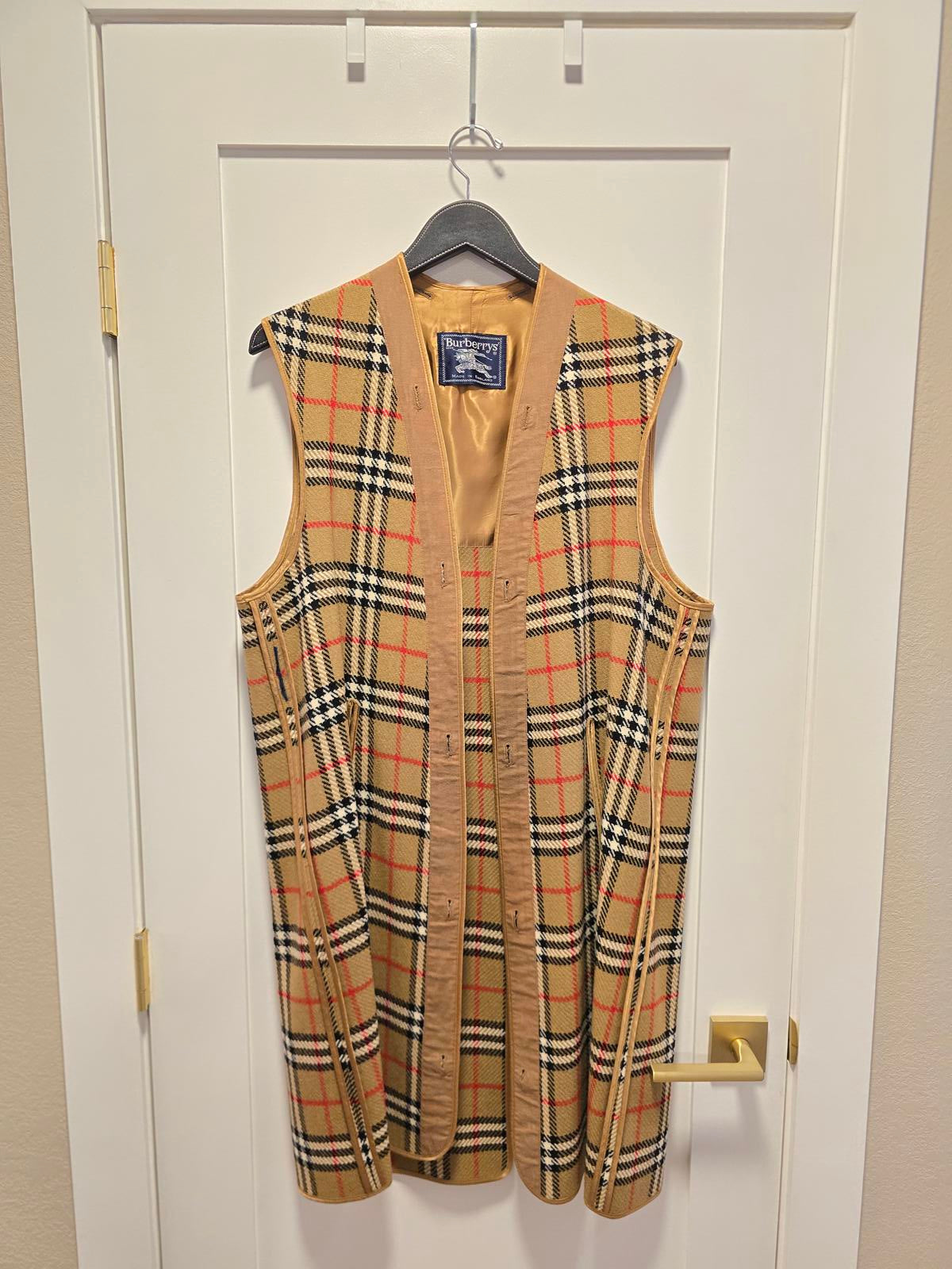 Vintage Burberry's Men's Large Trench Coat with Wool Liner