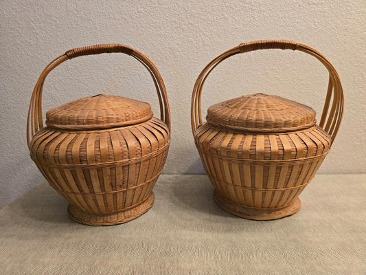 Set of 2 Vintage Wicker Baskets With Lids
