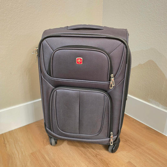 Swiss Gear Sion 21" Carry-On Spinner