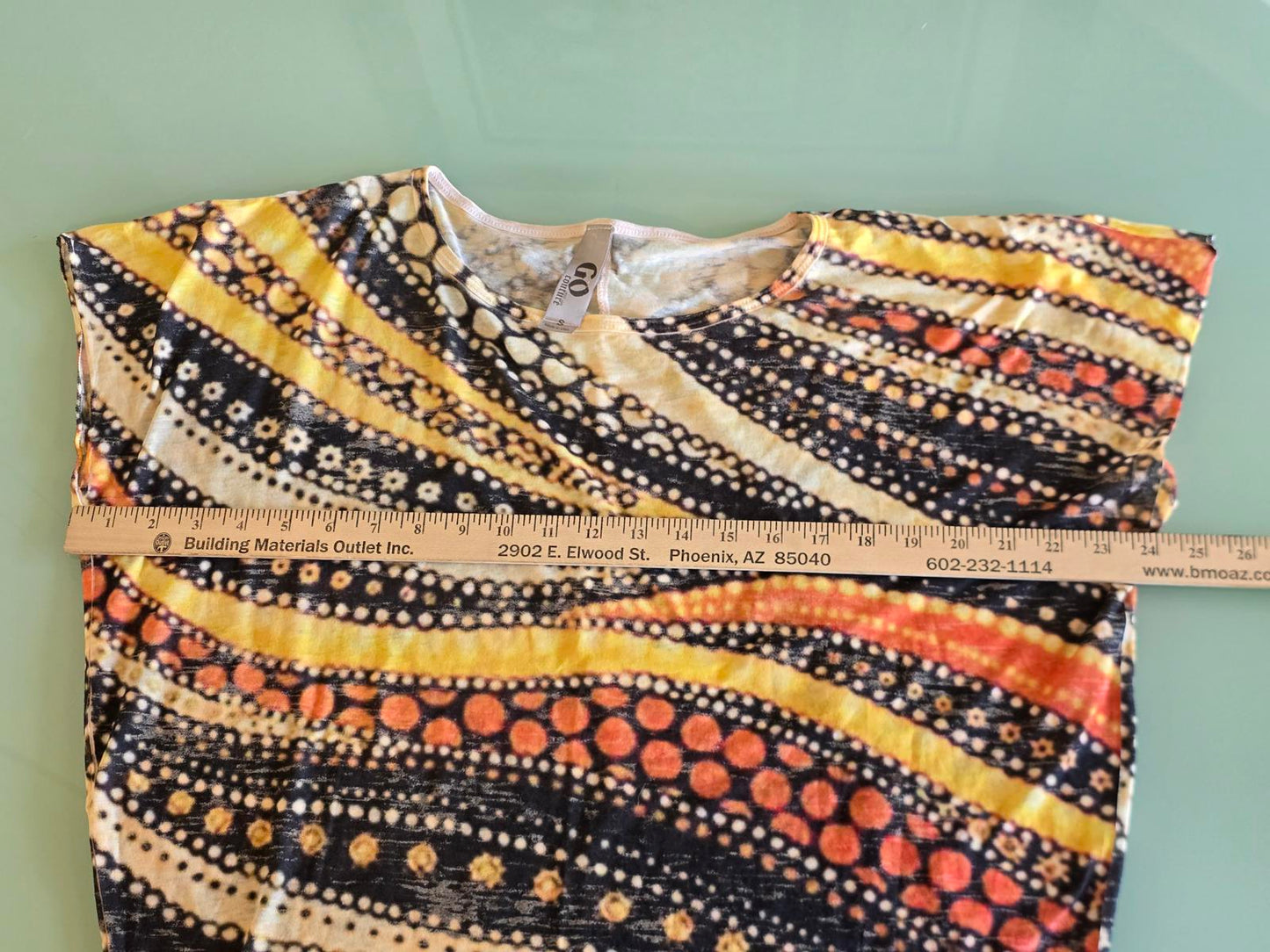 GO Couture Patterned Crew Neck T-Shirt- Small