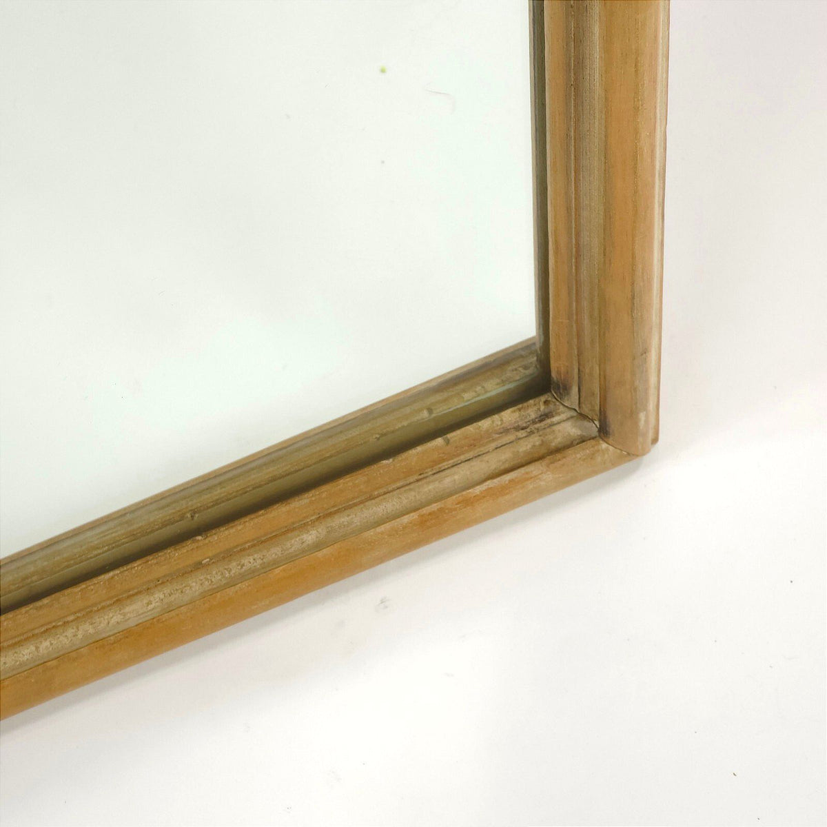Vintage Ornate Gold Wood Wall Mirror French Provincial Shell Crest 39.5in